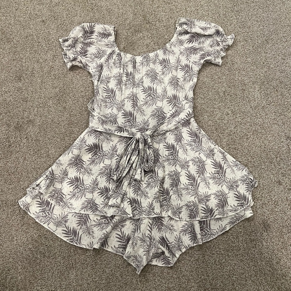 Romper. - Picture 2 of 3